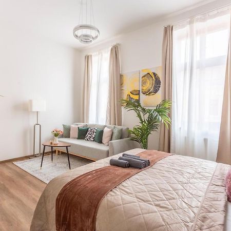 Explore Budapest From A Luxurious Cozy Apartment Bagian luar foto