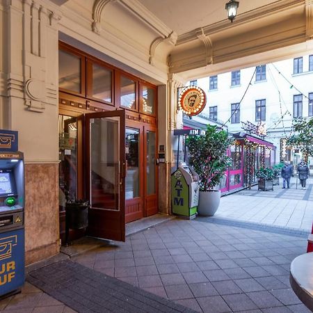 Explore Budapest From A Luxurious Cozy Apartment Bagian luar foto