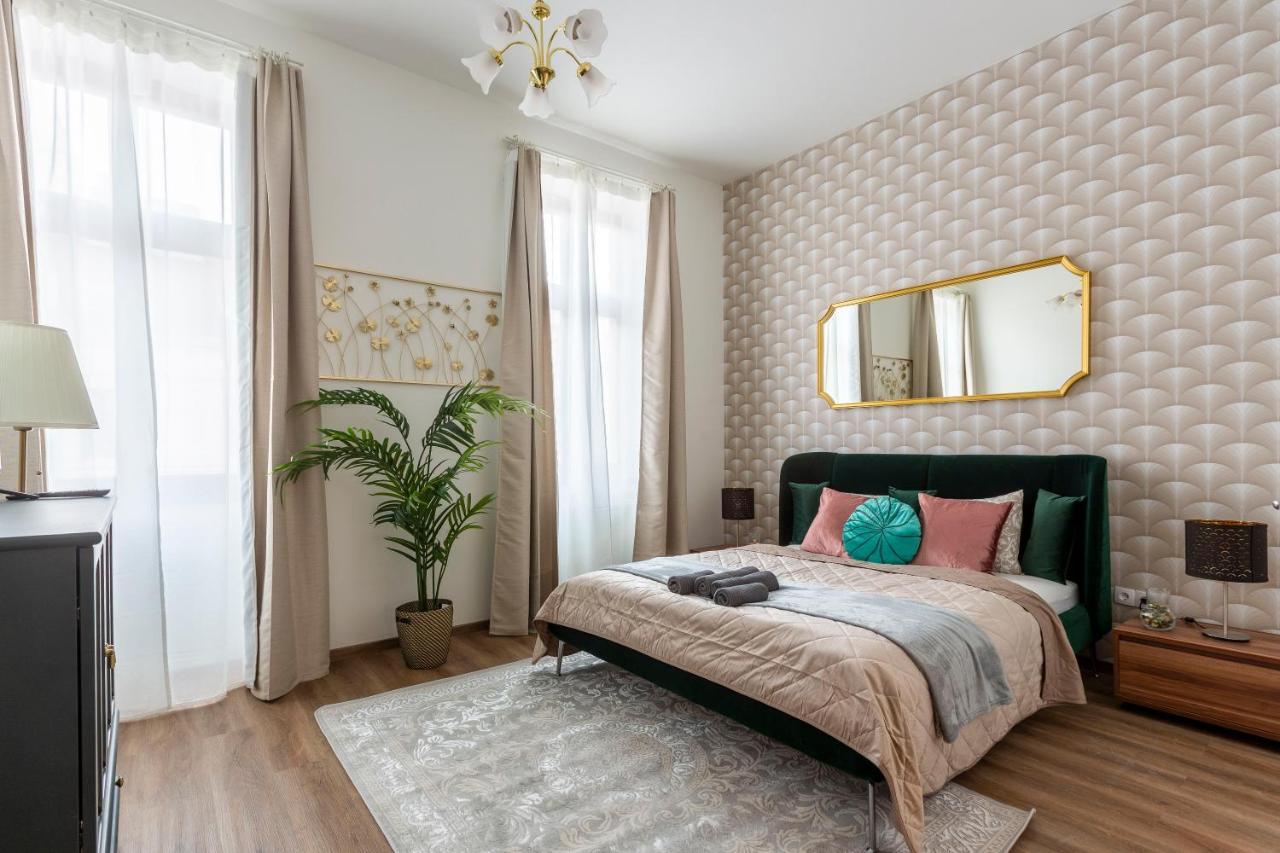 Explore Budapest From A Luxurious Cozy Apartment Bagian luar foto