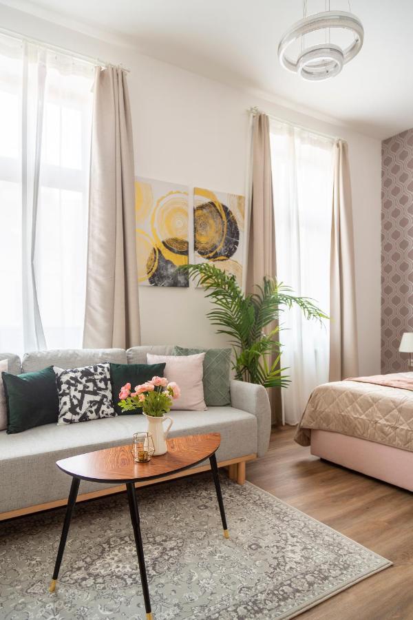 Explore Budapest From A Luxurious Cozy Apartment Bagian luar foto